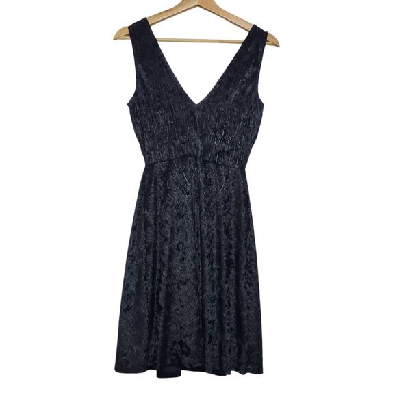 Belinda | Textured Patterned Soft Velour Fit and Flare V-Neck Dress - Picture 3 of 7